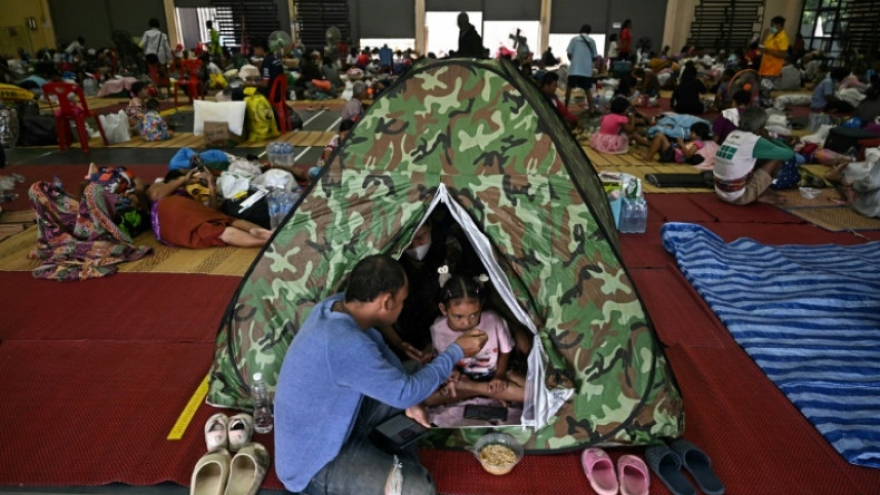 Thái Lan: 15 người thiệt mạng, hơn 100.000 sơ tán do đụng độ với Campuchia