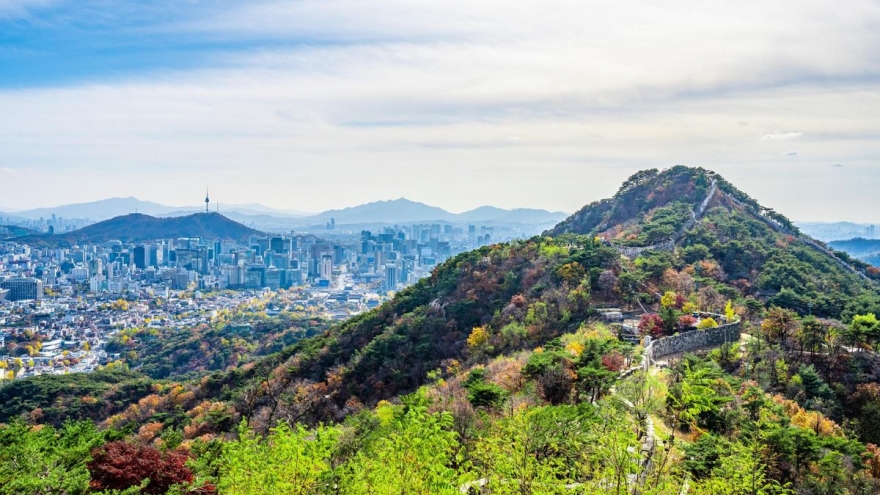 Leo núi trong thành phố - xu hướng du lịch hút khách ở Seoul