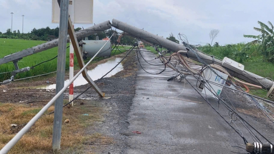 Dông lốc gây thiệt hại 26 căn nhà dân ở Đồng Tháp