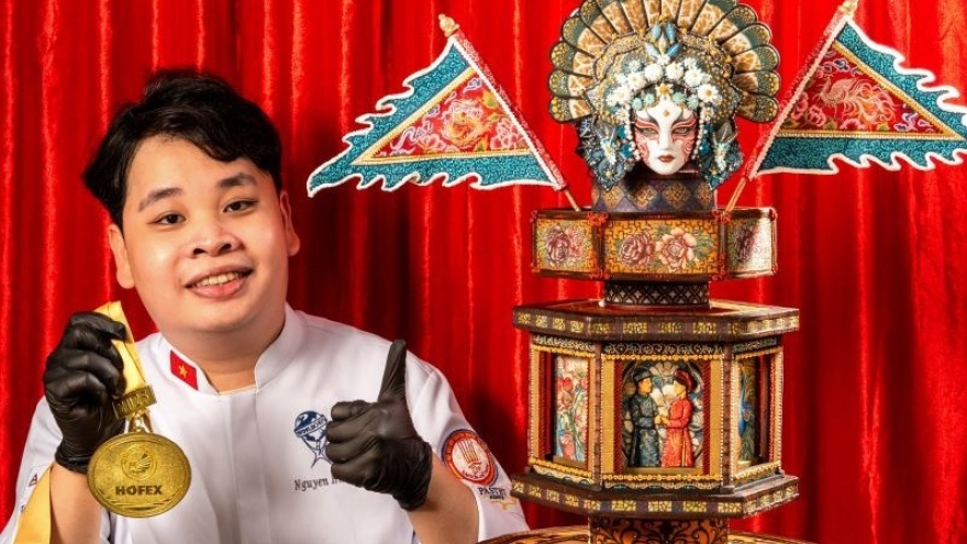 Vietnamese cake artist takes traditional culture to international stage