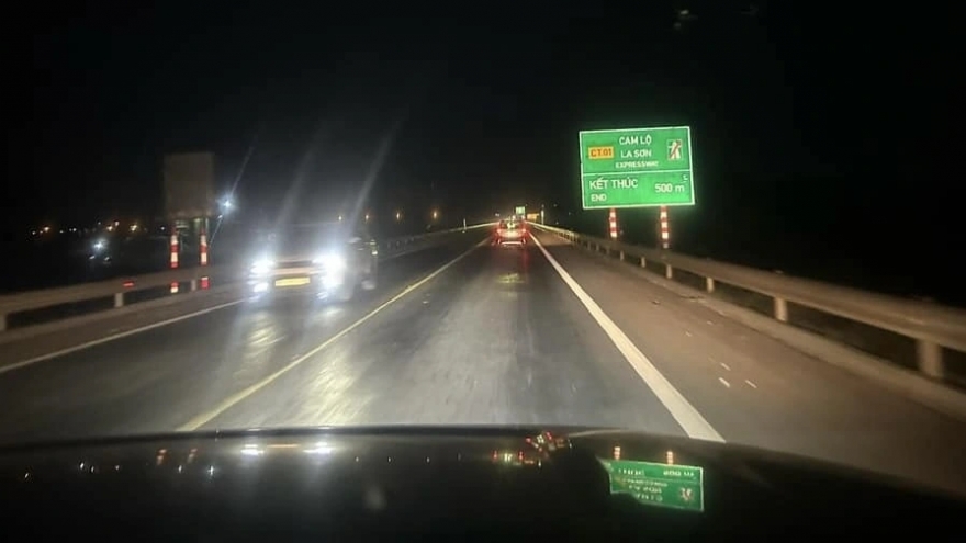 Xử lý thông tin về bất cập liên quan đến biển báo giao thông và cao tốc 2 làn xe