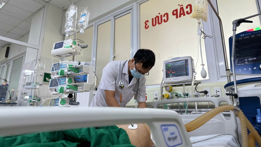 Bệnh nhân liệt tứ chi do tự tiêm giảm đau, bác sĩ cảnh báo hiểm họa