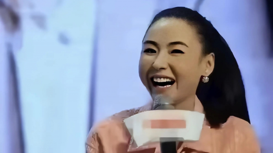 Gương mặt lạ lẫm của Trương Bá Chi ở tuổi 44: Phẫu thuật thẩm mỹ quá đà?