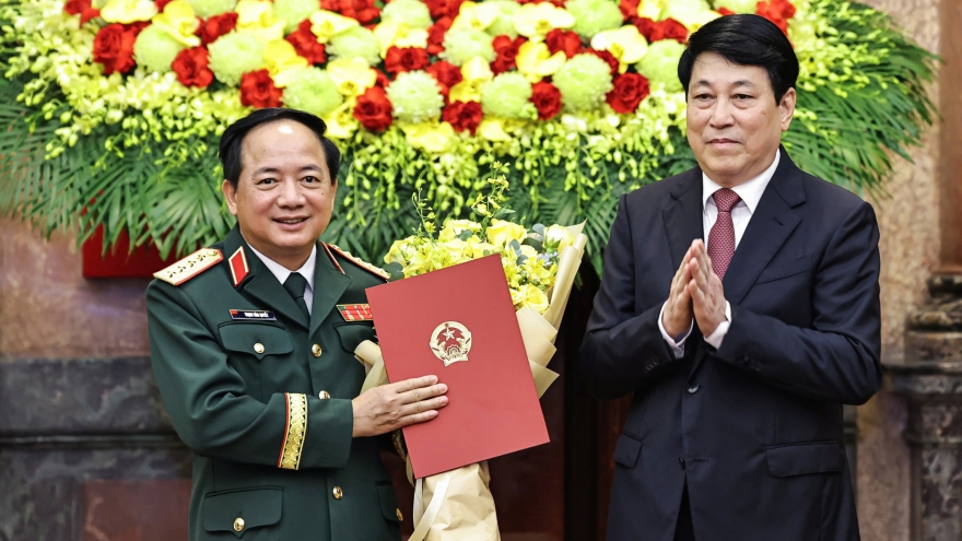 Chủ tịch nước trao quyết định thăng quân hàm Đại tướng và Thượng tướng