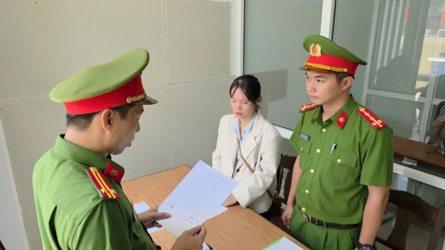 Khởi tố nhân viên ngân hàng làm giả giấy tờ, lừa đảo chiếm đoạt tài sản