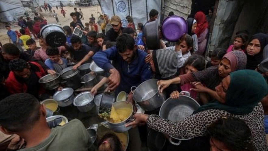 Israel bị tố cáo tấn công người chờ nhận hàng cứu trợ ở Gaza