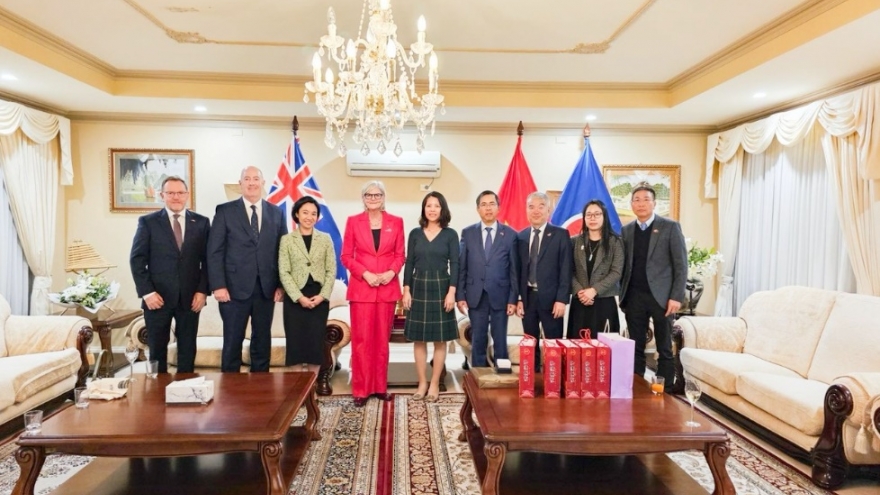 Đại sứ Việt Nam tại Australia tiếp Toàn quyền Australia