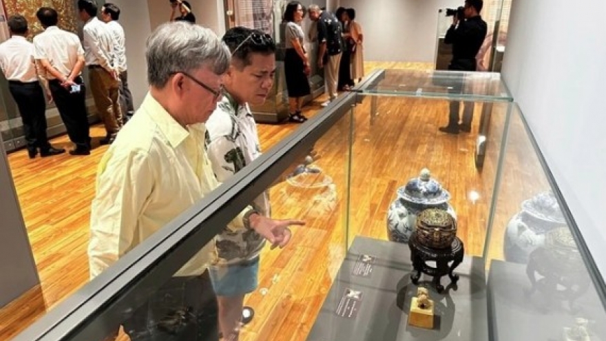 Da Nang Museum opens an exhibition of rare ancient artifacts