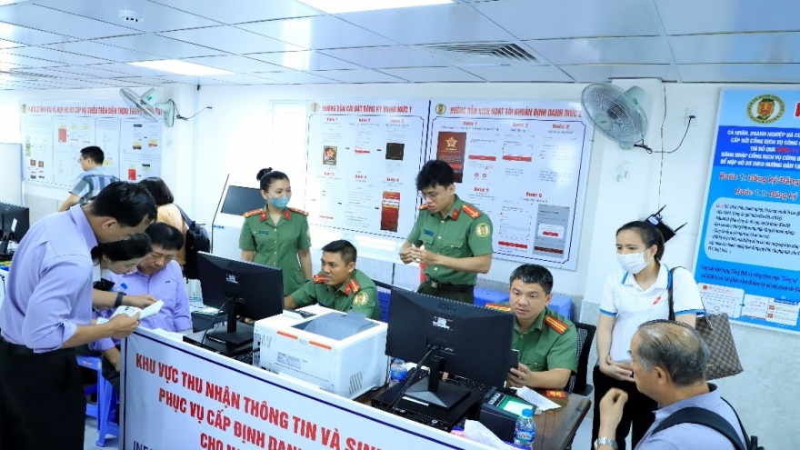 Hơn 200 người nước ngoài ở Đồng Nai được cấp tài khoản định danh điện tử