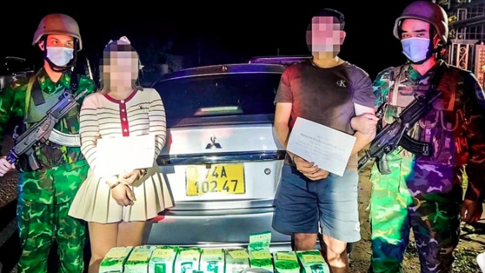 Two Laotians arrested for trafficking drugs into Vietnam