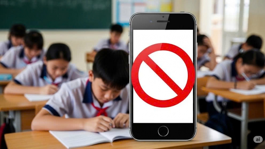 Điện thoại trong trường, làm gì sau lệnh cấm?