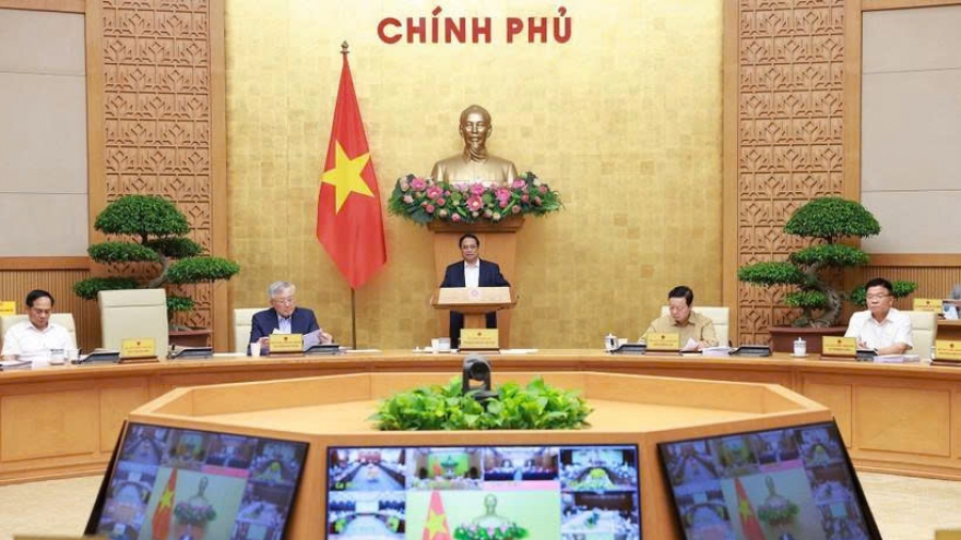 PM chairs first Government-locality meeting after administrative reform