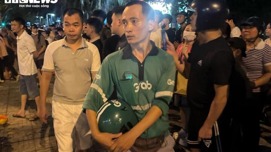 Dân mạng gọi tài xế cứu cháu bé vụ "xe điên" tông liên hoàn là người hùng