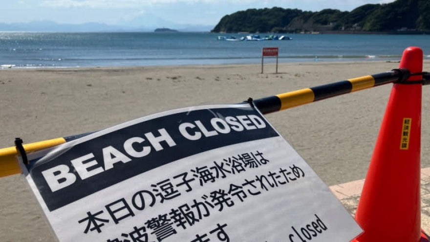 Du lịch chịu gián đoạn sau cảnh báo sóng thần tại Nhật Bản