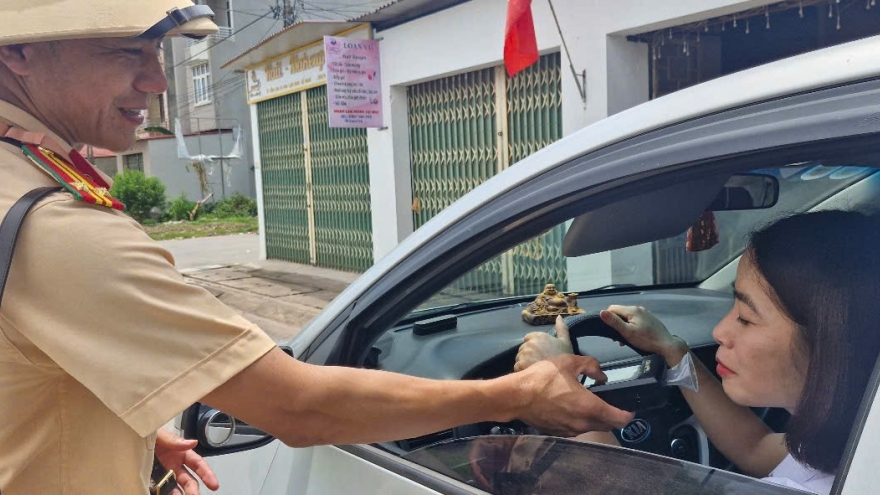 Nhiều "ma men" bất ngờ bị CSGT Bắc Ninh xử lý giữa trưa