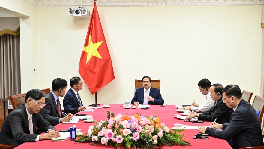 Thủ tướng Phạm Minh Chính điện đàm với Thủ tướng Malaysia Anwar Ibrahim
