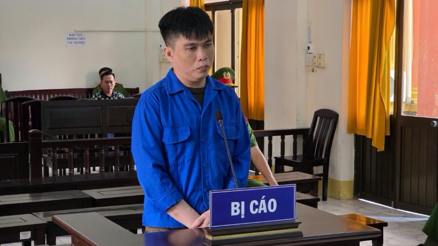 Làm giả giấy tờ đất để chiếm đoạt tiền, lĩnh án 7 năm tù