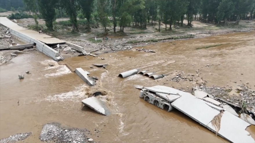 Bắc Kinh (Trung Quốc) ban bố cảnh báo mưa lớn và lũ lụt cao nhất