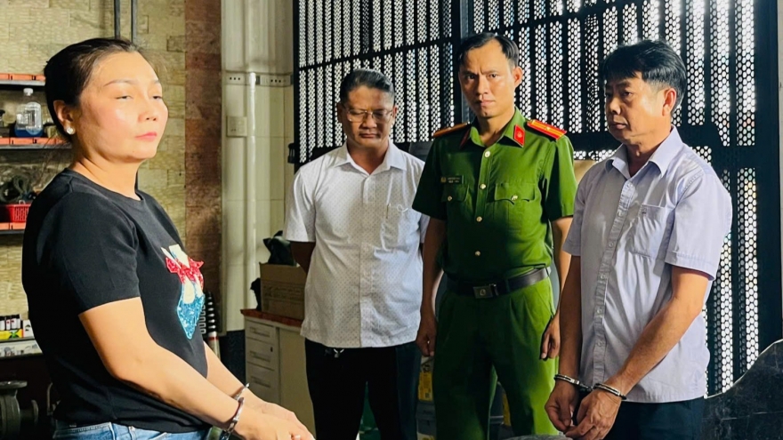 Khởi tố, bắt tạm giam cặp vợ chồng lừa đảo, chiếm đoạt hơn 27 tỷ đồng