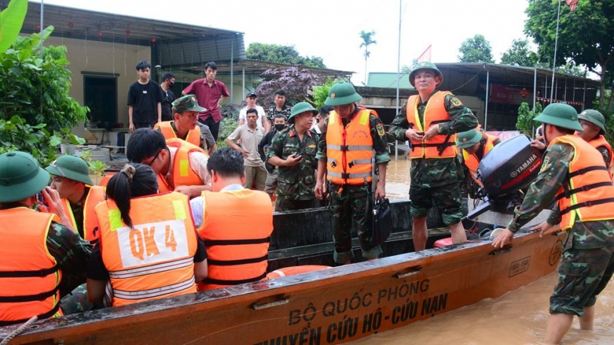 Nghệ An khẩn trương tiếp cận những bản làng cuối cùng bị cô lập