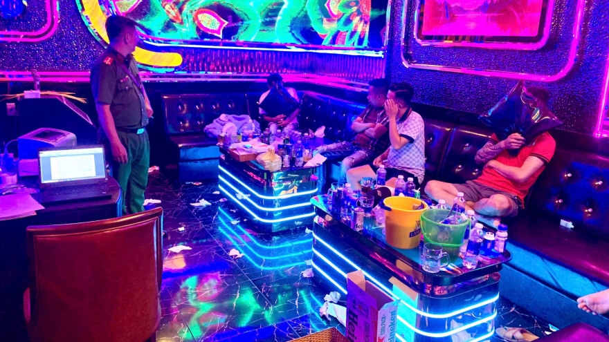 Công an phát hiện nhóm thanh niên sử dụng ma túy trong quán karaoke