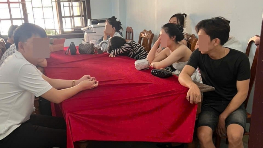 Liên tiếp phát hiện các nhóm đối tượng tổ chức “tiệc ma túy” trong quán karaoke
