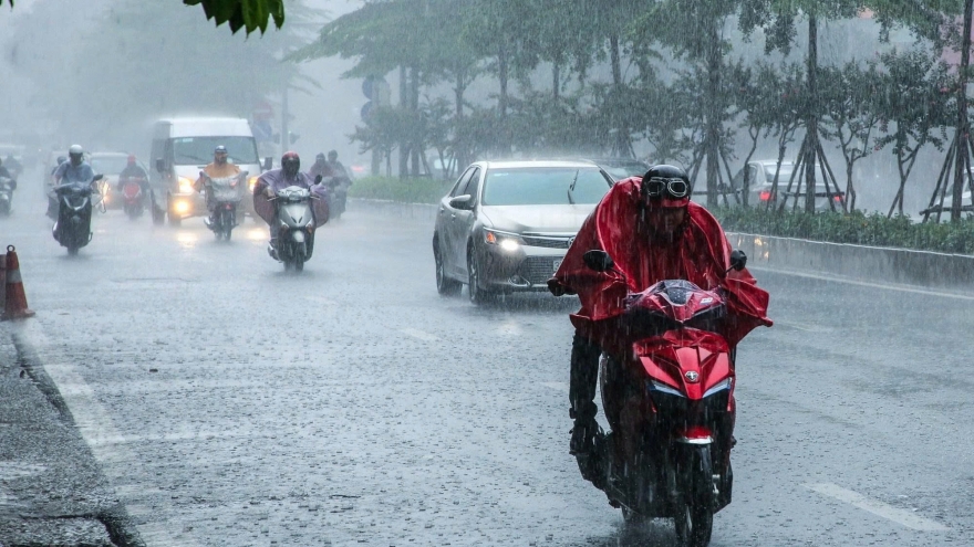 Biển Đông sắp đón bão, miền Bắc có nguy cơ mưa lớn