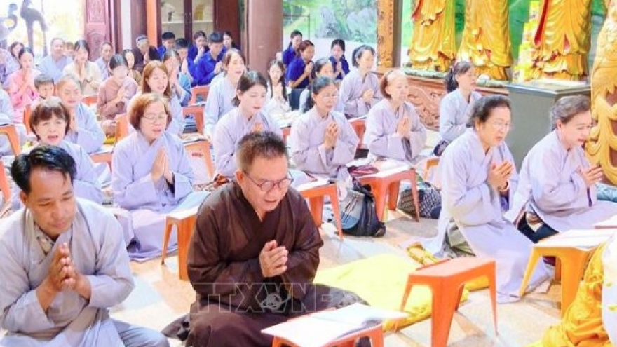 Phat Tich Pagoda preserves Vietnamese spirit in Vientiane