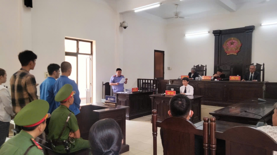 Đánh nhau tại cổng Khu công nghiệp Tân Hương, 10 bị cáo lĩnh án