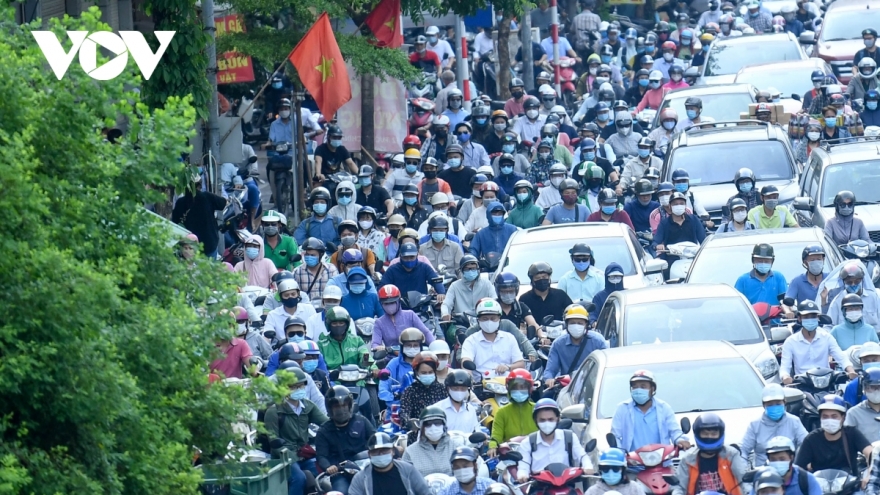 Hà Nội lập tổ liên ngành tham mưu về chuyển đổi phương tiện giao thông xanh