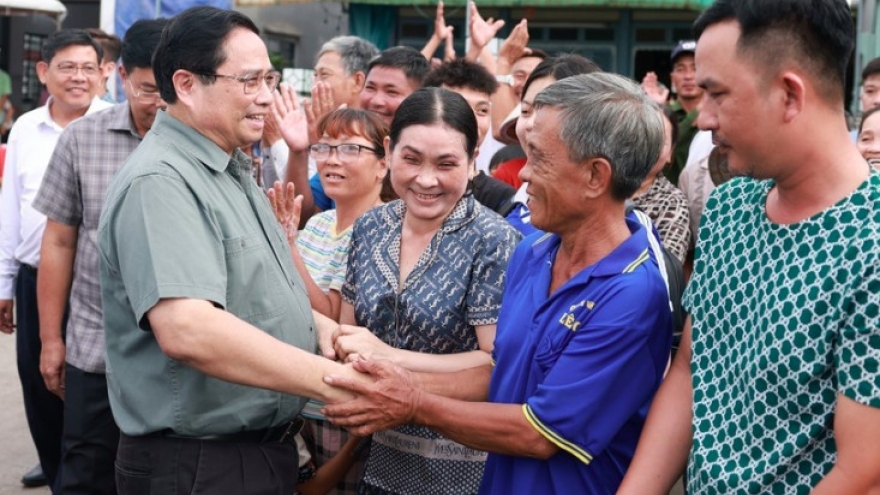 Prime Minister expresses gratitude to revolution contributors in An Giang