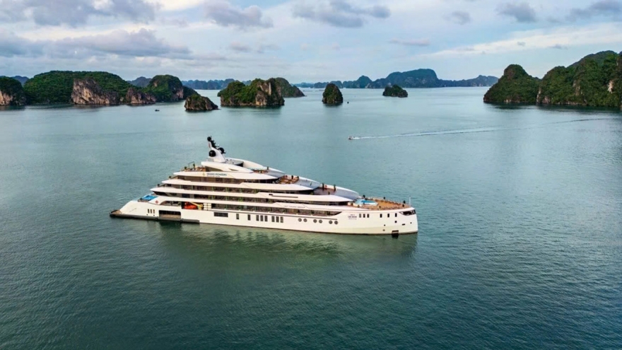 Quảng Ninh kiểm tra, giám sát nghiêm ngặt an toàn sau sự cố lật tàu trên vịnh Hạ Long