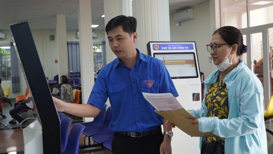 Ngày đầu vận hành chính quyền 2 cấp ở phường đông dân nhất Việt Nam