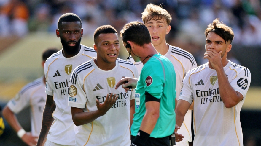 Real Madrid gặp sự cố trước trận đại chiến với PSG