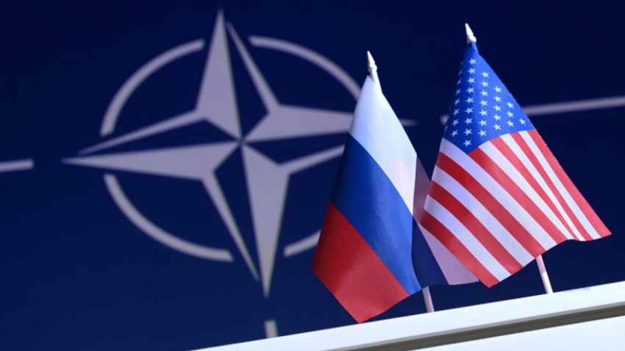 Mỹ gây sức ép, Nga khơi chiến tuyến: NATO trong thế “chơi dao hai lưỡi”