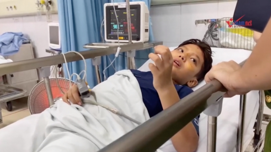 Nhân chứng vụ lật tàu ở Hạ Long: Cháu cố gắng thoát ra ngoài rồi được cứu