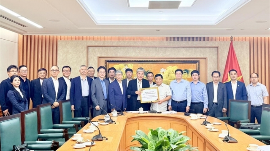 Vietnam positioned to become key link in global semiconductor industry: Deputy PM