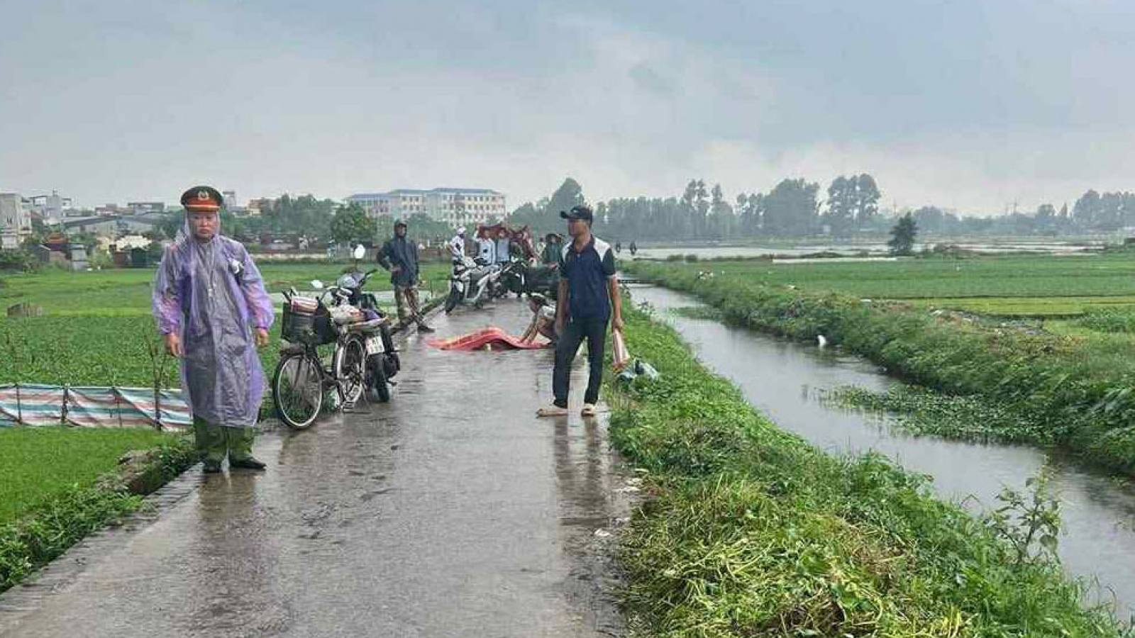 Sét đánh tử vong một người giữa mưa giông ở xã Đại Thanh, Hà Nội