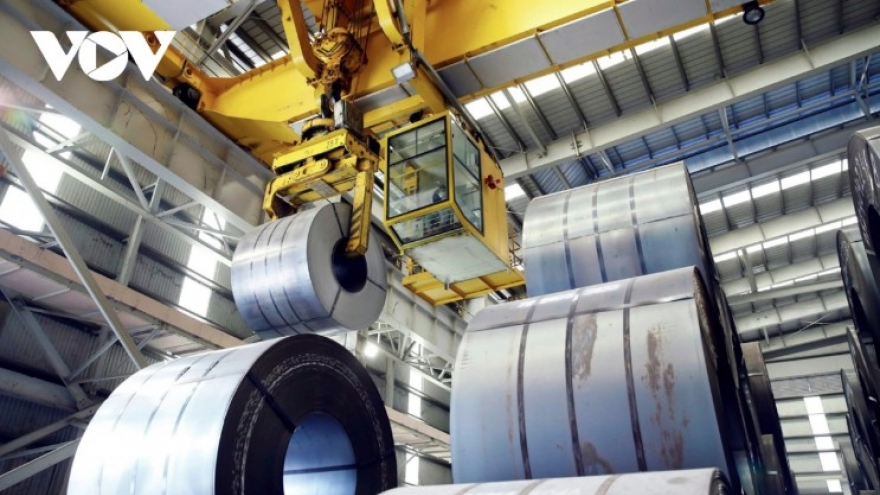 Steel exports plunge in first half on weak market demand