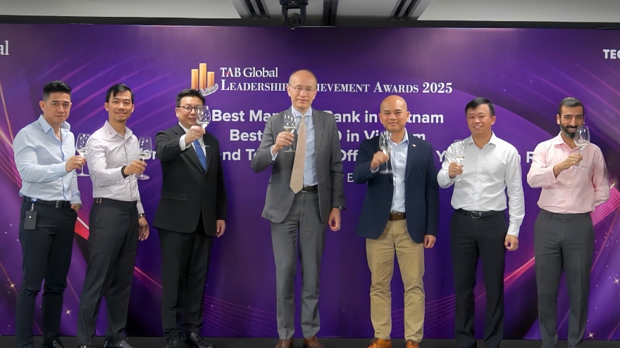 Techcombank được vinh danh 3 giải thưởng xuất sắc từ The Asian Banker