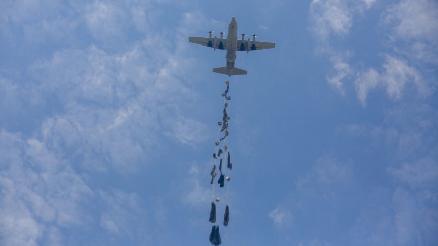 Israel sẽ chấm dứt việc thả hàng viện trợ bằng đường không vào thành phố Gaza