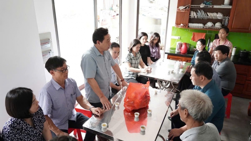 Hà Nội hỗ trợ gia đình nạn nhân trên địa bàn trong vụ lật tàu du lịch