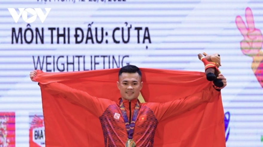 Vietnamese weightlifters ramp up training for SEA Games 33
