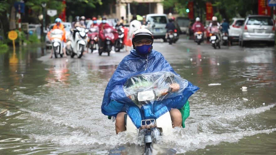 Thời tiết hôm nay 5/7: Bắc Bộ và Thanh Hóa đến Huế có mưa rào và dông