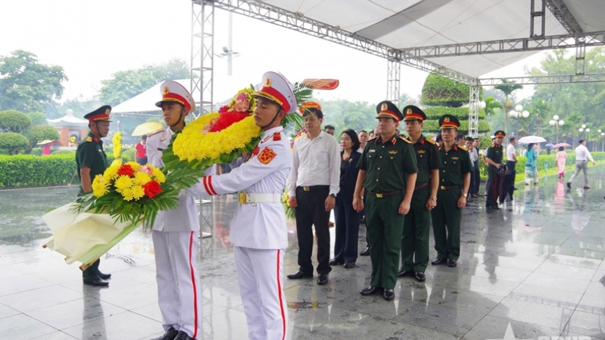 Đoàn công tác Quân ủy Trung ương, Bộ Quốc phòng tri ân các anh hùng liệt sĩ