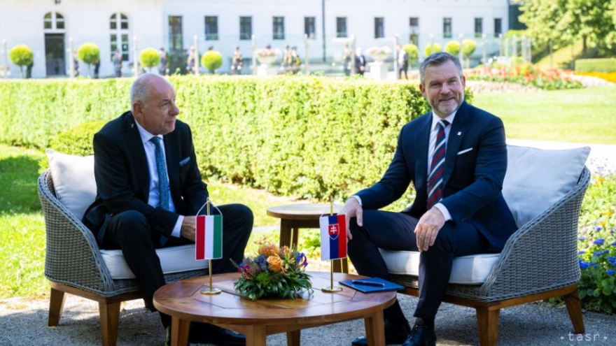 Hungary và Slovakia nhất trí tăng cường quan hệ song phương