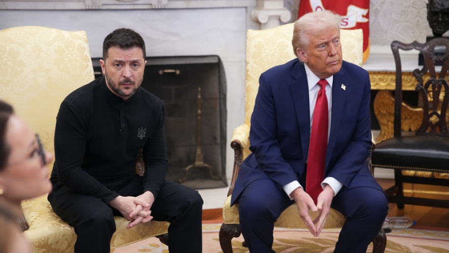 Tổng thống Trump khẳng định chưa dừng viện trợ quân sự cho Ukraine
