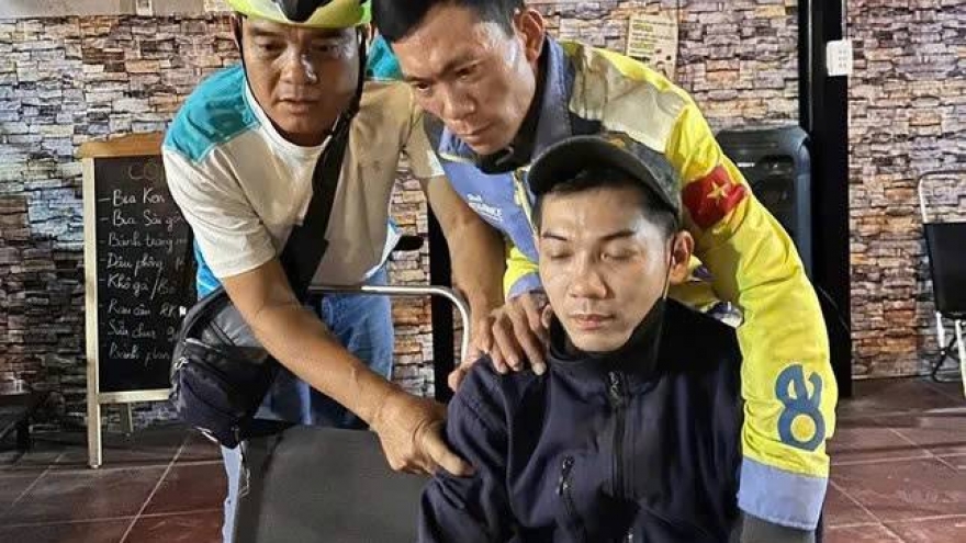 Người phụ nữ bị "phi công" tống tiền, tình bằng clip ân ái trong một đêm say