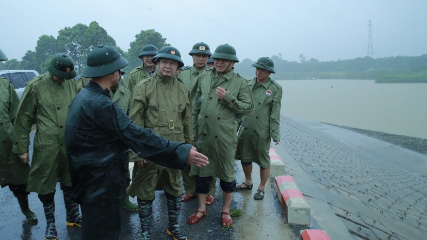 Phó Thủ tướng Trần Hồng Hà kiểm tra công tác ứng phó bão số 3 tại Thanh Hóa