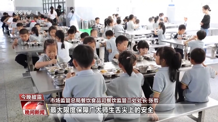 Trung Quốc siết chặt việc quản lý dịch vụ cung cấp bữa ăn tại trường học